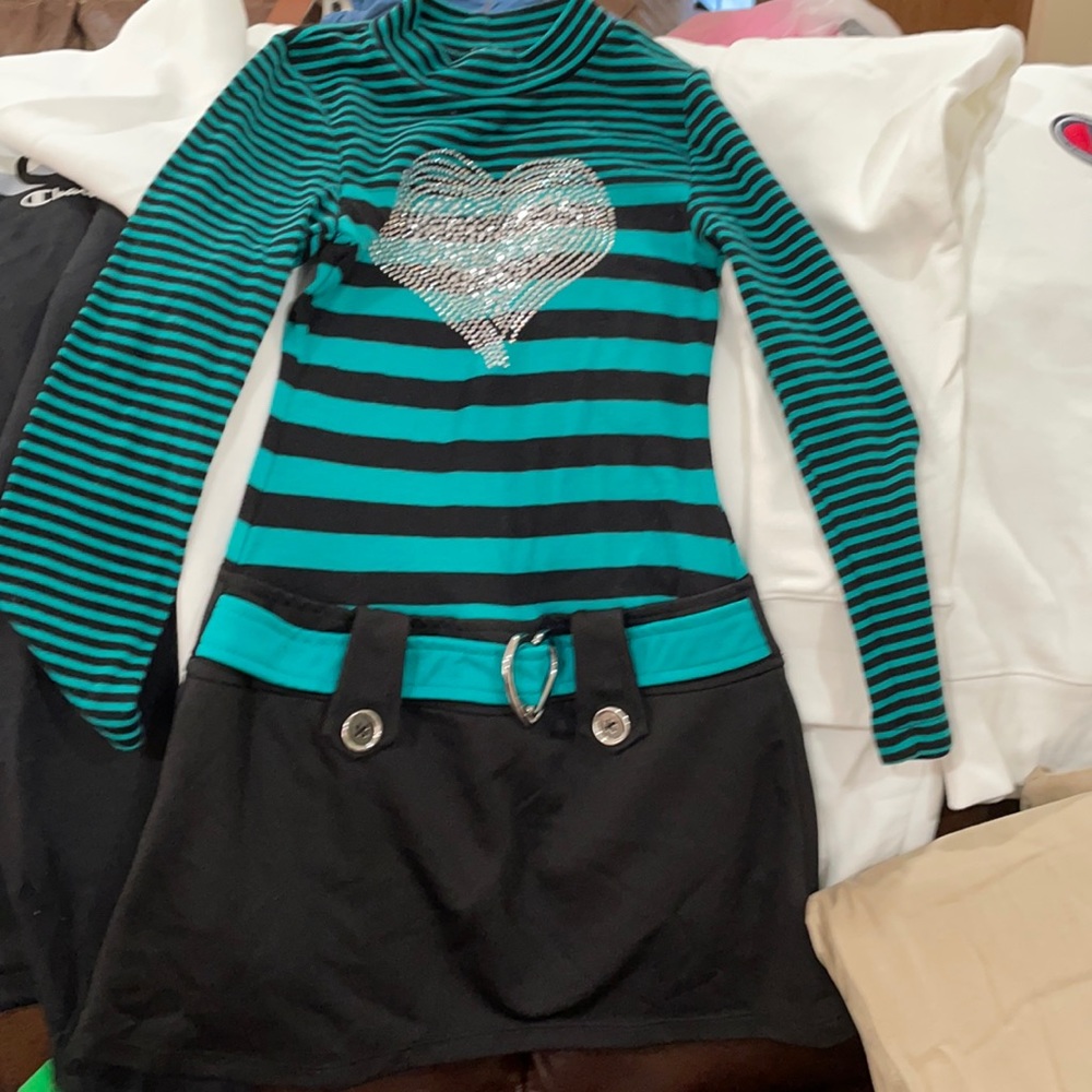 Beautiful Girl’s dress in Green and black, M(7/8)-Pink&Violet